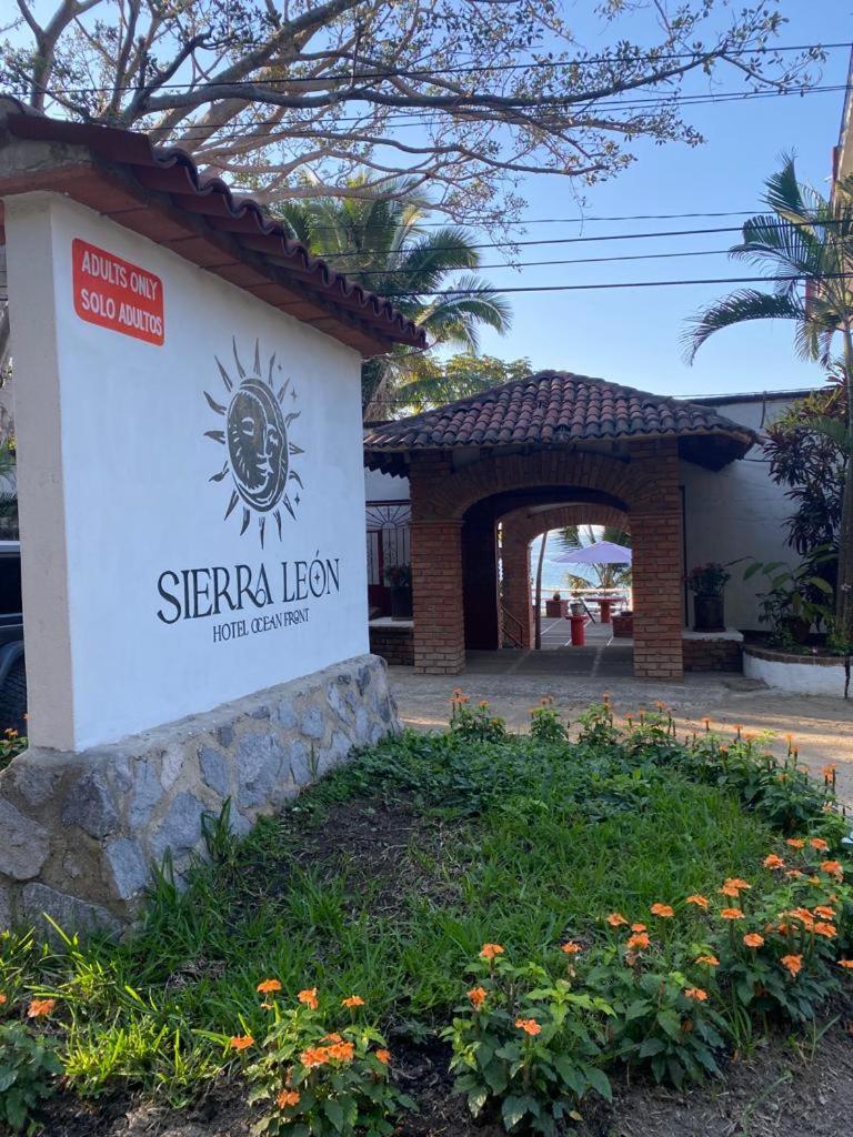 Traditional Sierra Leon Oceanfront Rooms - Adults Only Пуэрто-Вальярта Экстерьер фото