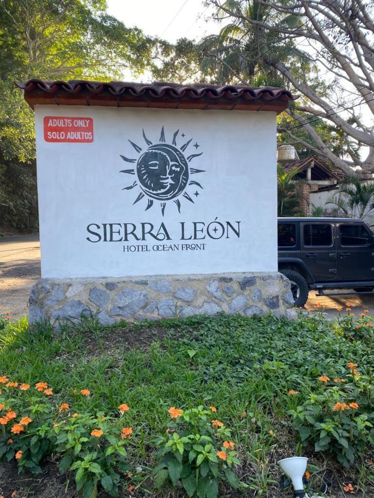 Traditional Sierra Leon Oceanfront Rooms - Adults Only Пуэрто-Вальярта Экстерьер фото