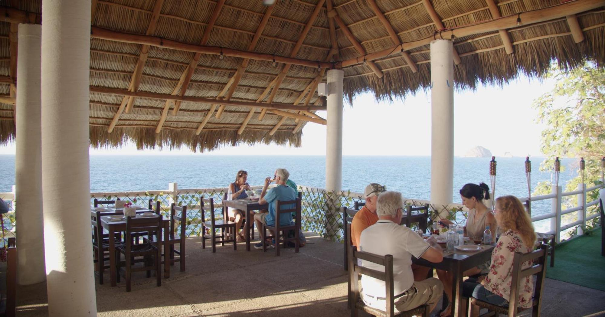 Traditional Sierra Leon Oceanfront Rooms - Adults Only Пуэрто-Вальярта Экстерьер фото