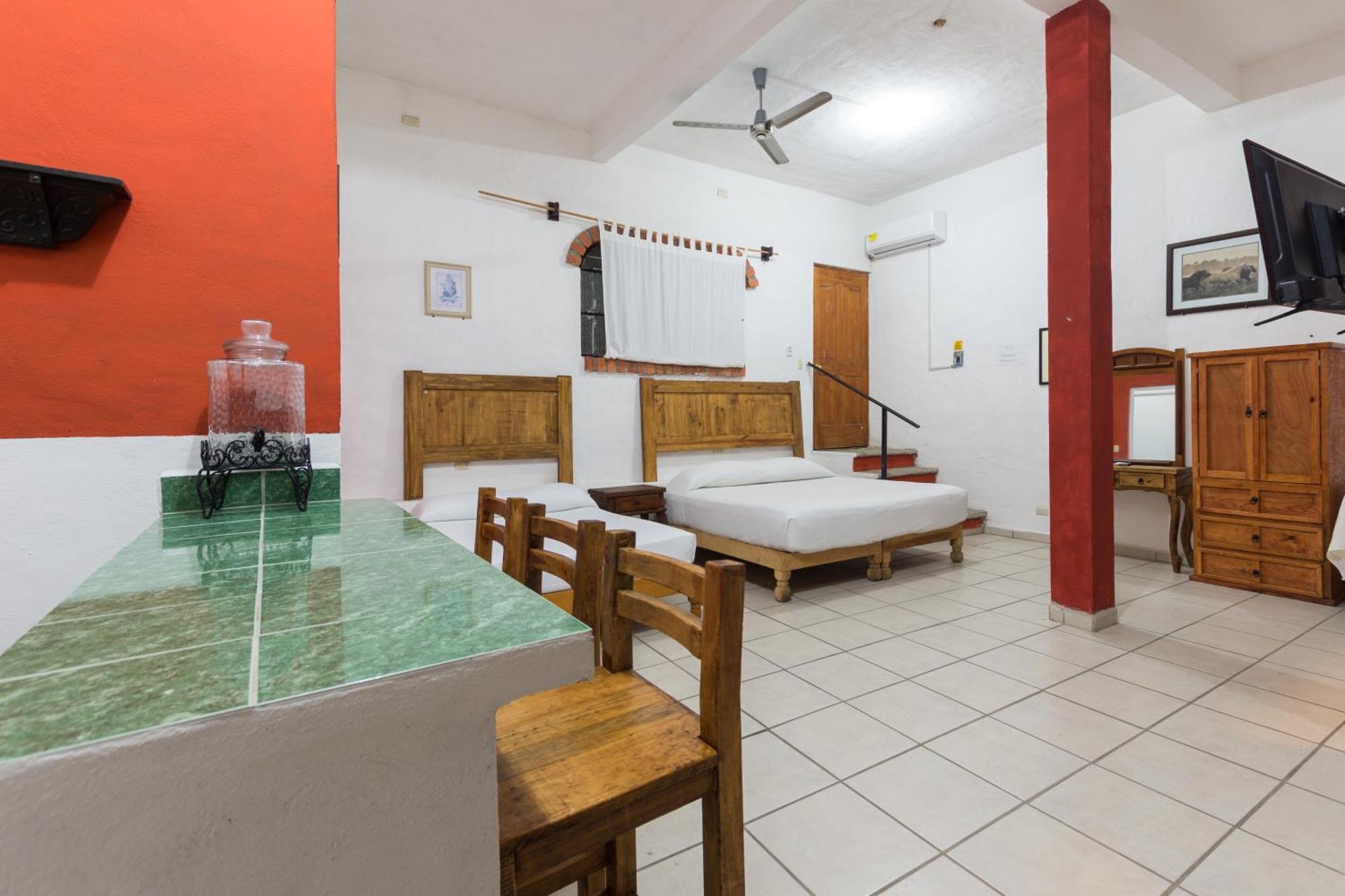 Traditional Sierra Leon Oceanfront Rooms - Adults Only Пуэрто-Вальярта Экстерьер фото